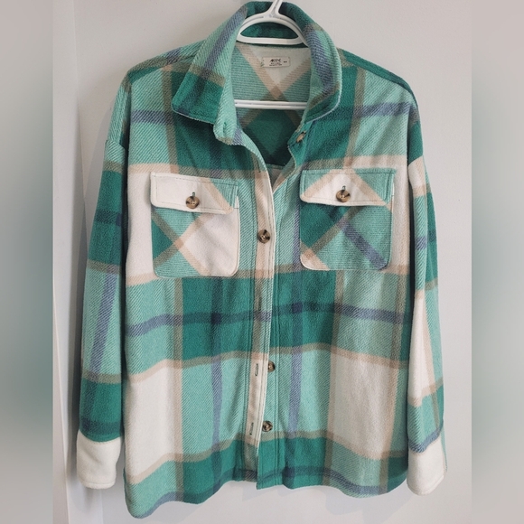 Green And White Plaid Polar Shaket-Medium - Picture 3 of 5